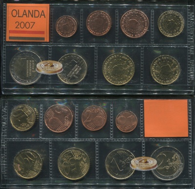 Нидерланды. Набор евро (8 монет. 2 биметалла) 2007