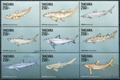 Танзания. 1999. Жизнь моря. Виды акул (Сцепка. MNH OG)