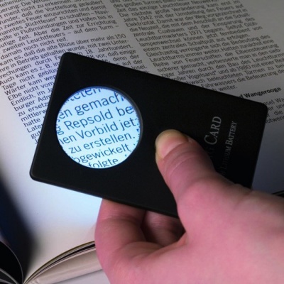 Лупа 3х, карманная, CC CREDITCARD с подсветкой (Leuchtturm)