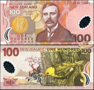 Новая Зеландия. 100 долларов (Unc. Пластик) 2005