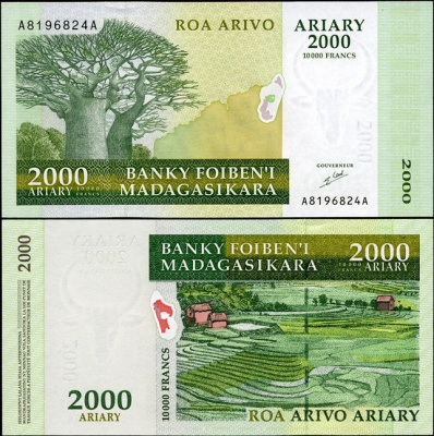 Мадагаскар. 2000 ариари (Unc) 2003