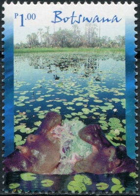 Ботсвана. 2000. Бегемоты в реке (Почтовая марка. MNH OG)