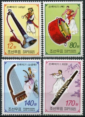 КНДР. 2009. Традиционные музыкальные инструменты (Серия. MNH OG)